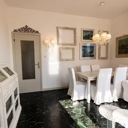 Trilocale Con Ampie Apartmán *